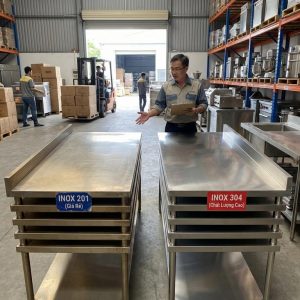 so sanh inox 201 va 304 loai nao tot hon cho doanh nghiep 1773900130856